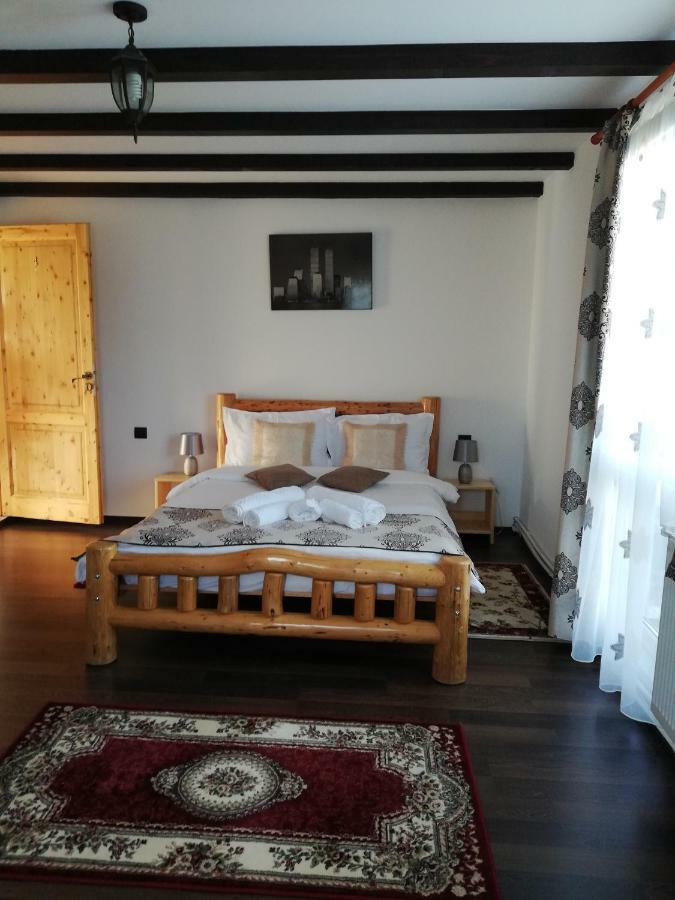 Elder Villa Bran  Eksteriør bilde